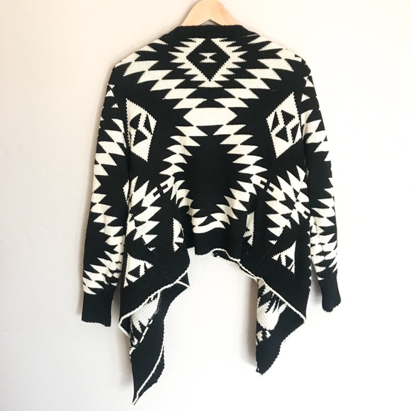 Aztec Print Cardigan - Picture 4 of 5